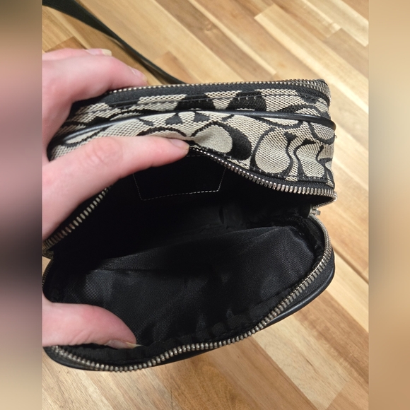 Coach Signature Canvas Monogram Crossbody Messenger bag w/ 3 Zip Compartment - Picture 9 of 16